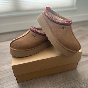 UGG Tazz Platform